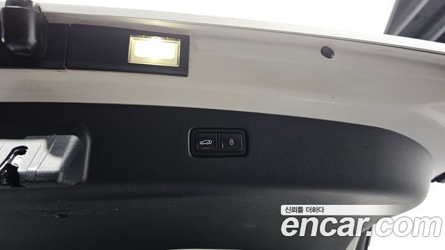 Genesis GV70 2022 — photo 27