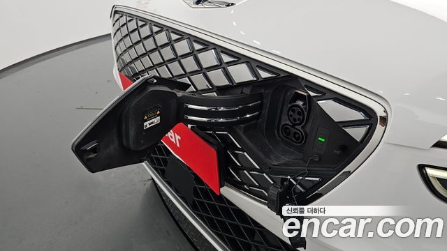 Genesis GV70 2022 — photo 36
