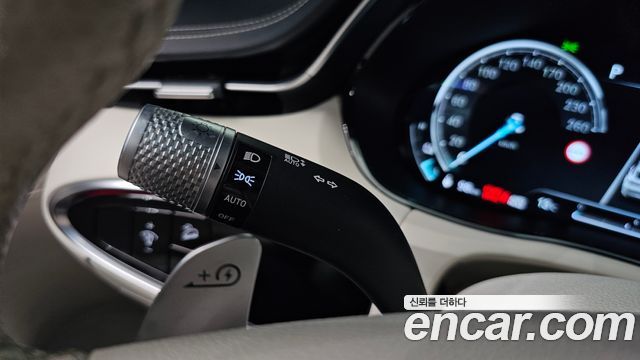 Genesis GV70 2022 — photo 37