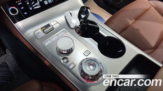 Genesis GV70 2025 — photo 12