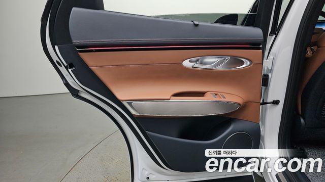Genesis GV70 2025 — photo 15