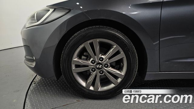 Hyundai AVANTE 2017 — photo 5