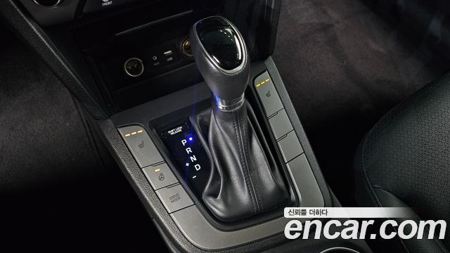 Hyundai AVANTE 2017 — photo 12