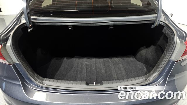 Hyundai AVANTE 2017 — photo 26