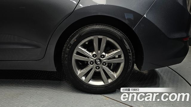 Hyundai AVANTE 2017 — photo 7