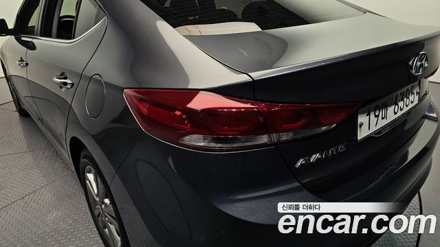 Hyundai AVANTE 2017 — photo 9