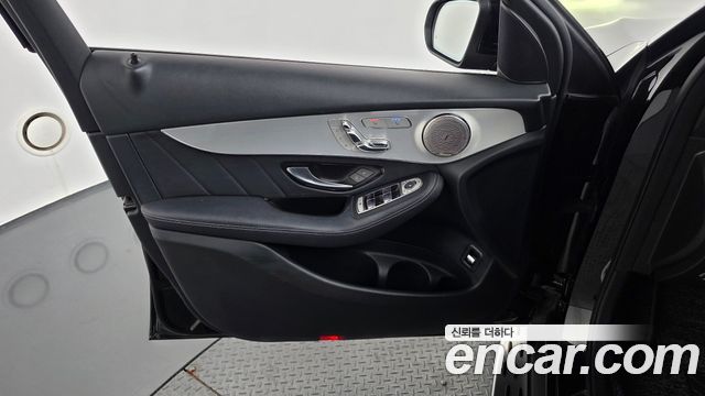 Mercedes-Benz GLC-Class 2020 — photo 14