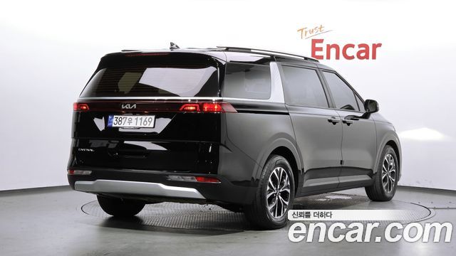 Kia Canival 2022 — photo 2