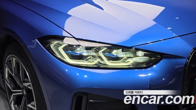 BMW i4 2023 — photo 8
