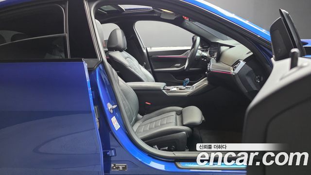 BMW i4 2023 — photo 16