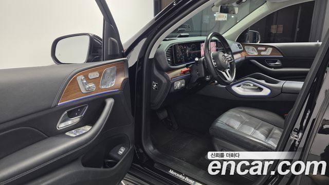Mercedes-Benz GLE-Class 2020 — photo 13