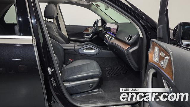 Mercedes-Benz GLE-Class 2020 — photo 17
