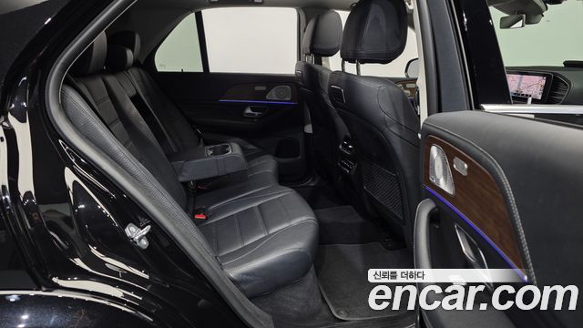 Mercedes-Benz GLE-Class 2020 — photo 18