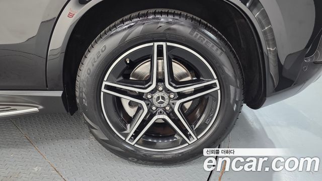 Mercedes-Benz GLE-Class 2020 — photo 7