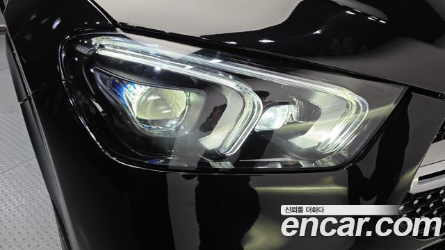 Mercedes-Benz GLE-Class 2020 — photo 8