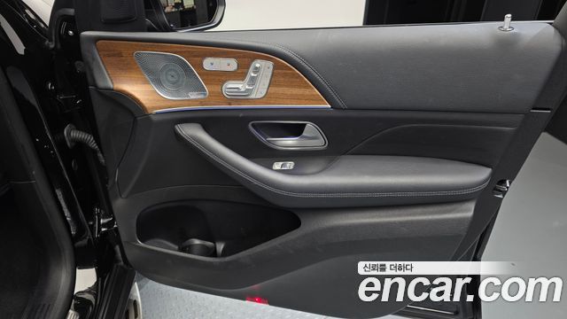 Mercedes-Benz GLE-Class 2020 — photo 15