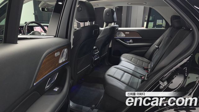 Mercedes-Benz GLE-Class 2020 — photo 16