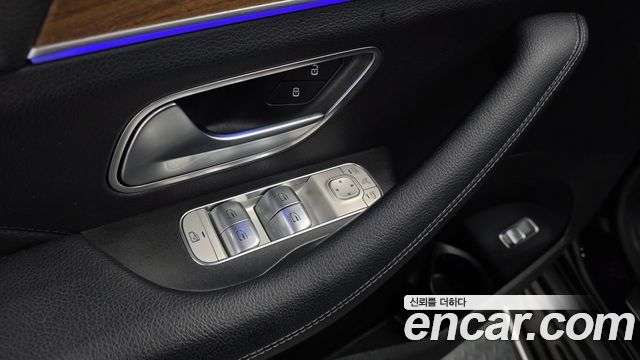 Mercedes-Benz GLE-Class 2020 — photo 27