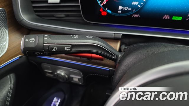 Mercedes-Benz GLE-Class 2020 — photo 32