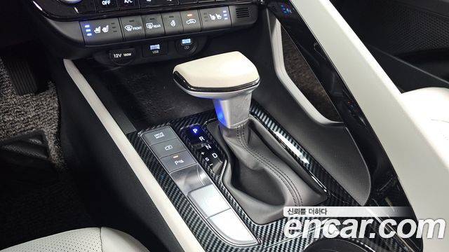Hyundai AVANTE 2023 — photo 12
