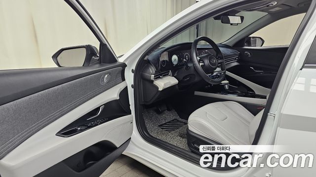 Hyundai AVANTE 2023 — photo 13