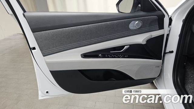 Hyundai AVANTE 2023 — photo 14