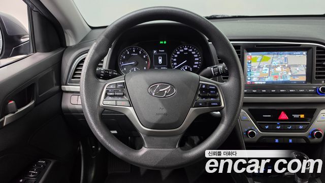 Hyundai AVANTE 2017 — photo 13
