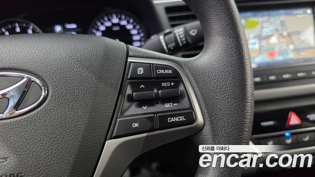 Hyundai AVANTE 2017 — photo 15