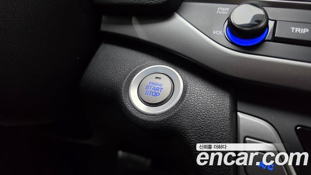 Hyundai AVANTE 2017 — photo 16