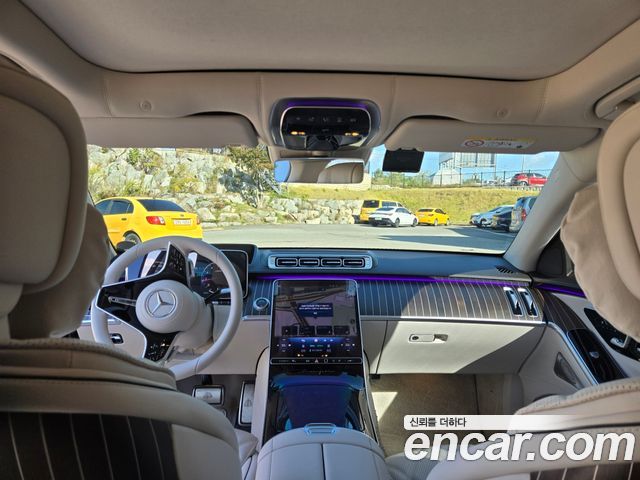 Mercedes-Benz S-Class 2025 — photo 16