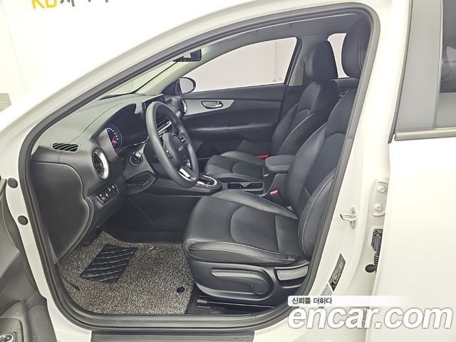 Kia K3 2022 — photo 11