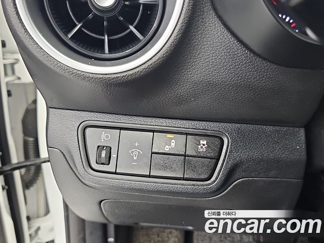 Kia K3 2022 — photo 17