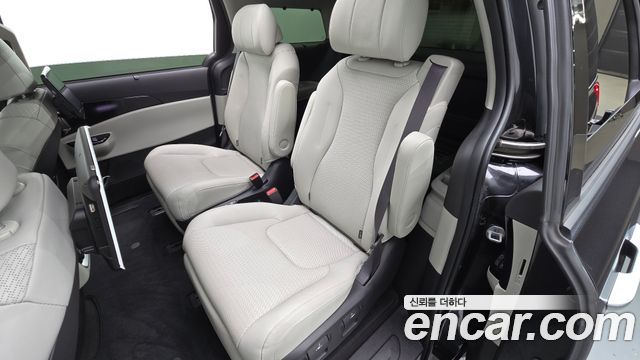 Kia Canival 2022 — photo 17