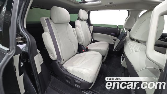 Kia Canival 2022 — photo 18