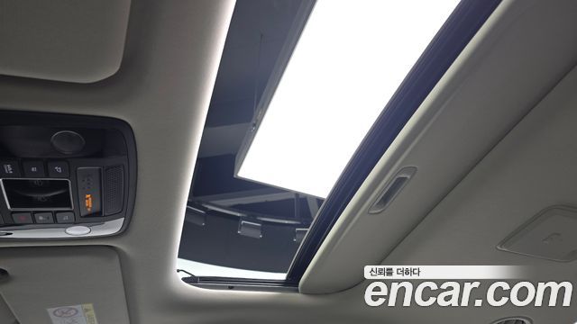 Kia Canival 2022 — photo 24