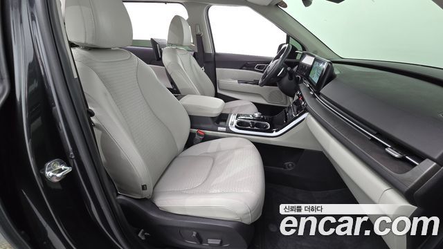 Kia Canival 2022 — photo 16