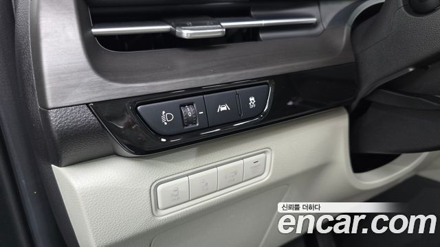 Kia Canival 2022 — photo 36