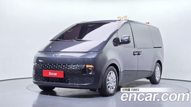 Hyundai Staria 2022 — photo 1
