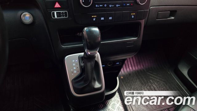 Hyundai Staria 2022 — photo 12