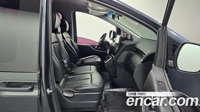 Hyundai Staria 2022 — photo 17