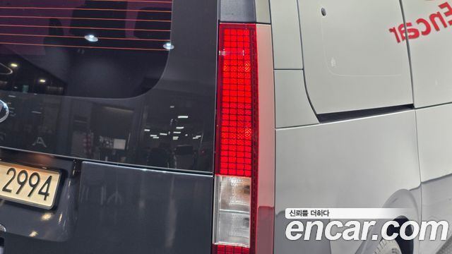 Hyundai Staria 2022 — photo 9