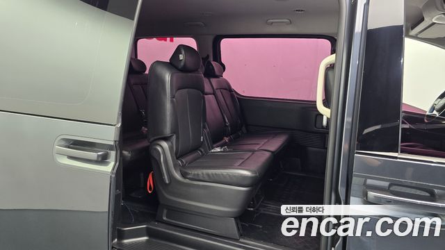 Hyundai Staria 2022 — photo 16