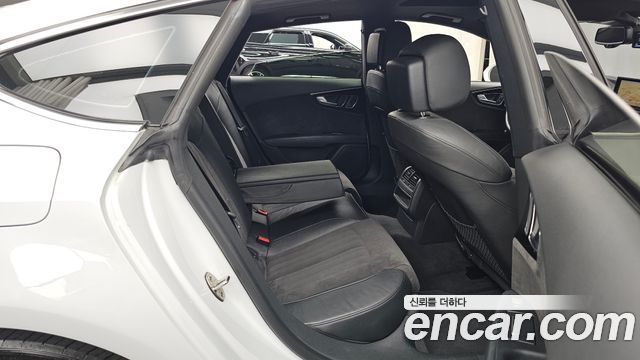 Audi A7 2016 — photo 11