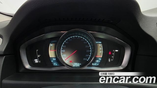 Volvo XC70 2014 — photo 8