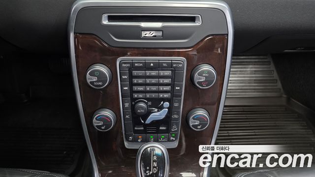 Volvo XC70 2014 — photo 15