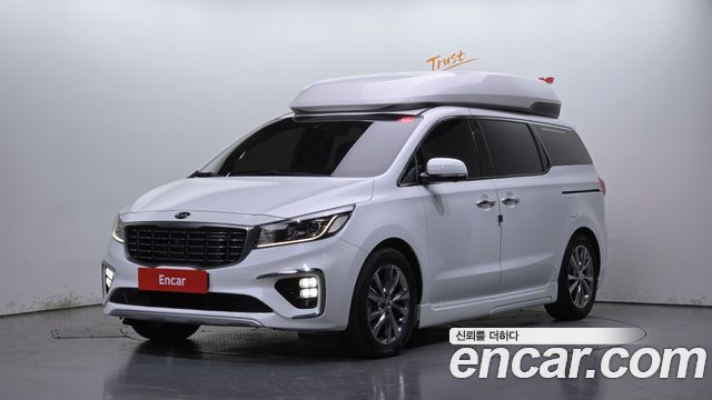 Kia Canival 2020 — photo 1