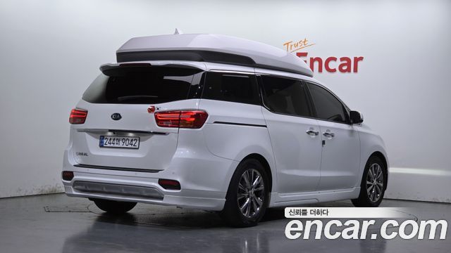 Kia Canival 2020 — photo 2