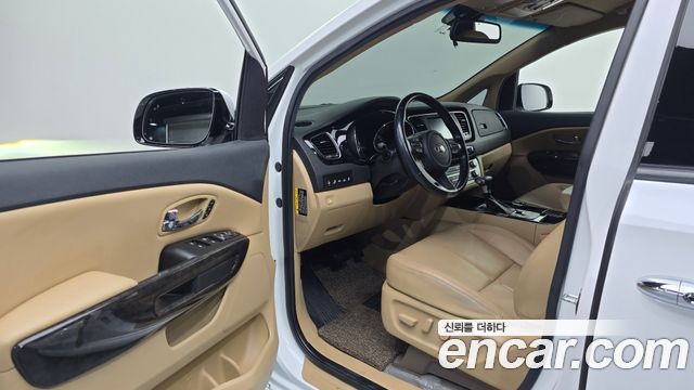 Kia Canival 2020 — photo 13