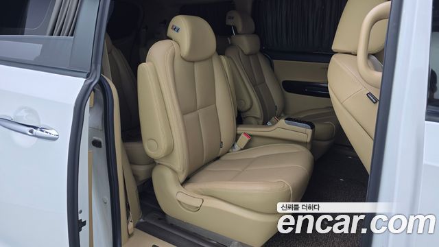 Kia Canival 2020 — photo 17