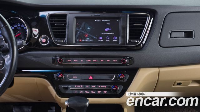 Kia Canival 2020 — photo 20